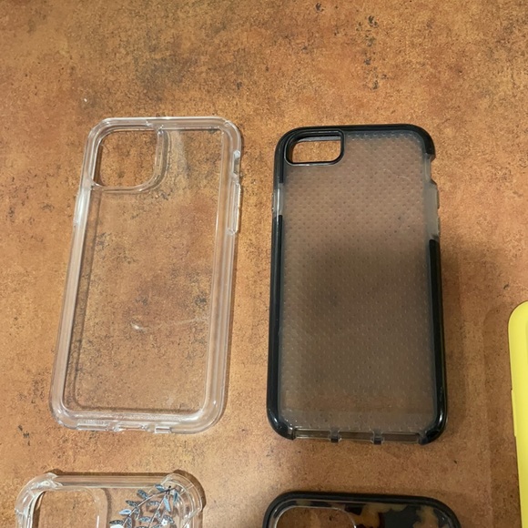 LOT of 5 phone cases for iPhone 11 Pro - Picture 2 of 4